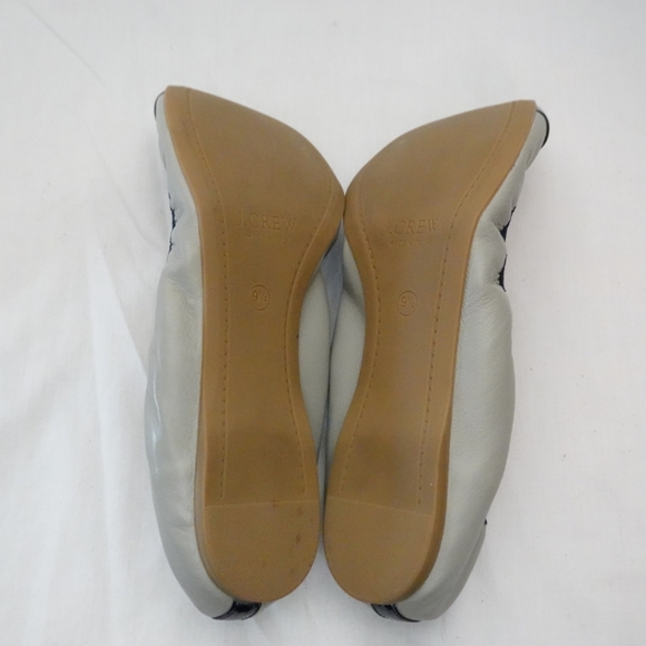 J CREW Mika Gray with Blue Patent Toe Cap & Trim Ballet Flats, size 9½ - Picture 2 of 8